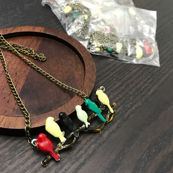 NEW💙💎BIRDS ON BRANCH NECKLACE💎💙BEAUTIFUL COLOR - Picture 7 of 8